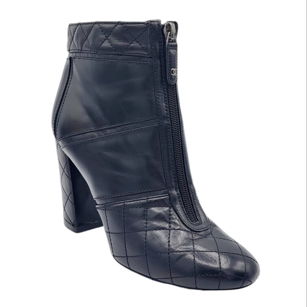 CHANEL Matelasse Quilted Leather Ankle Boots Front Zip Black Booties 37.5 - Picture 14 of 16
